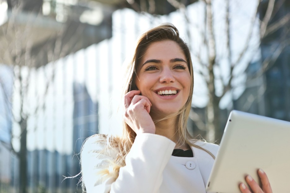 An employee using an LMS to access new updates